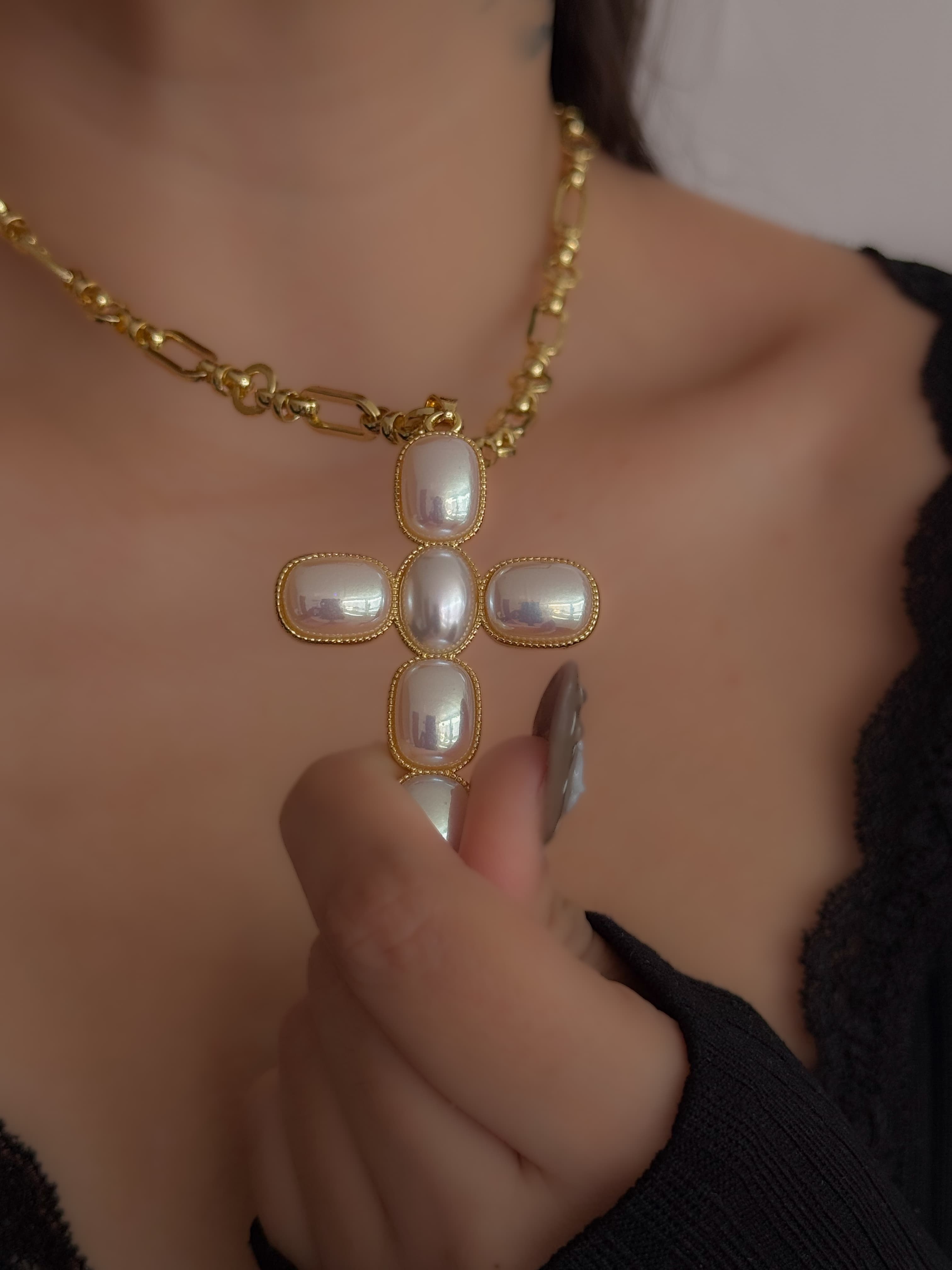 COLLAR REVELATION - 2