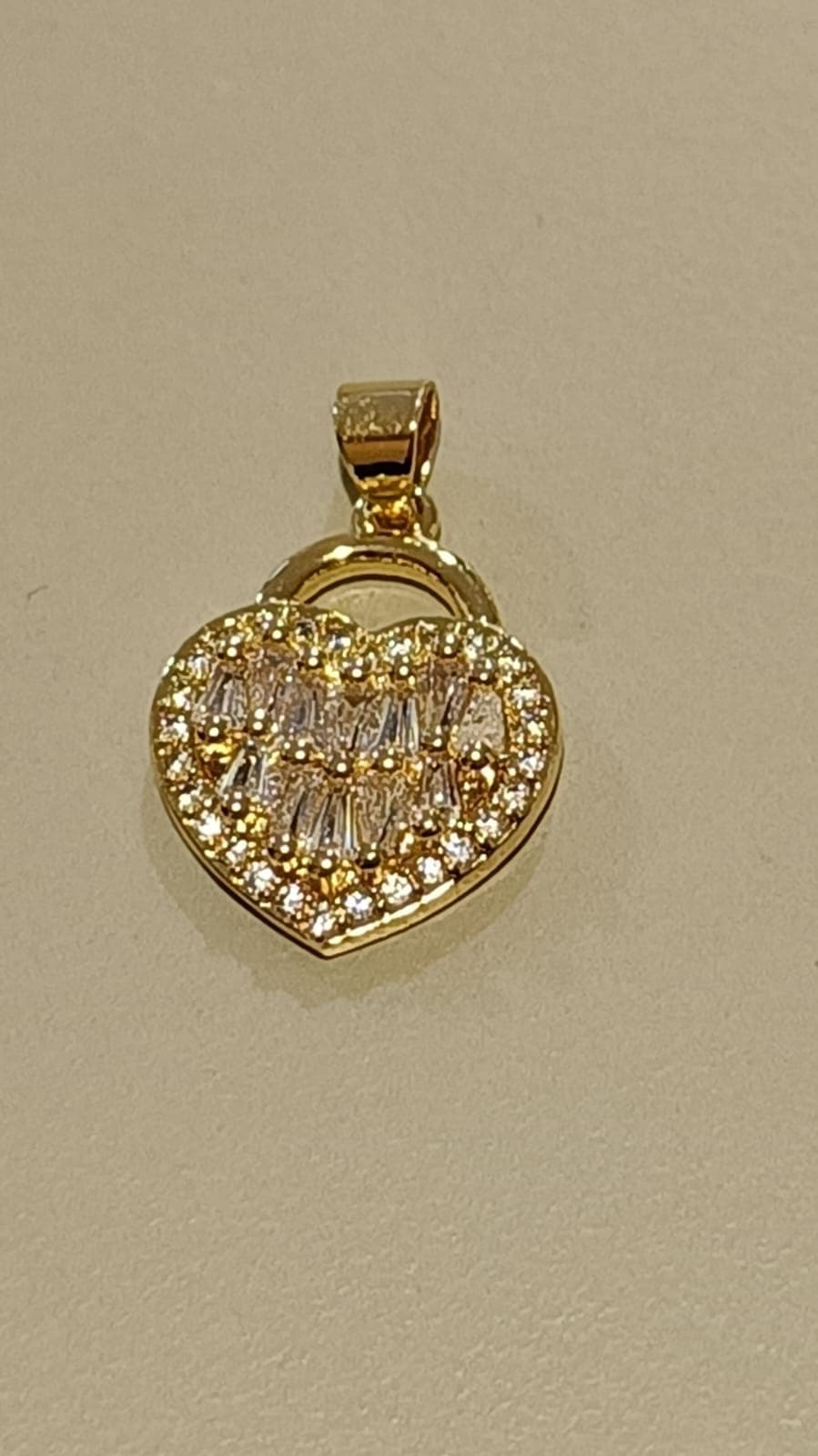 CORAZON CON ZIRCONIAS