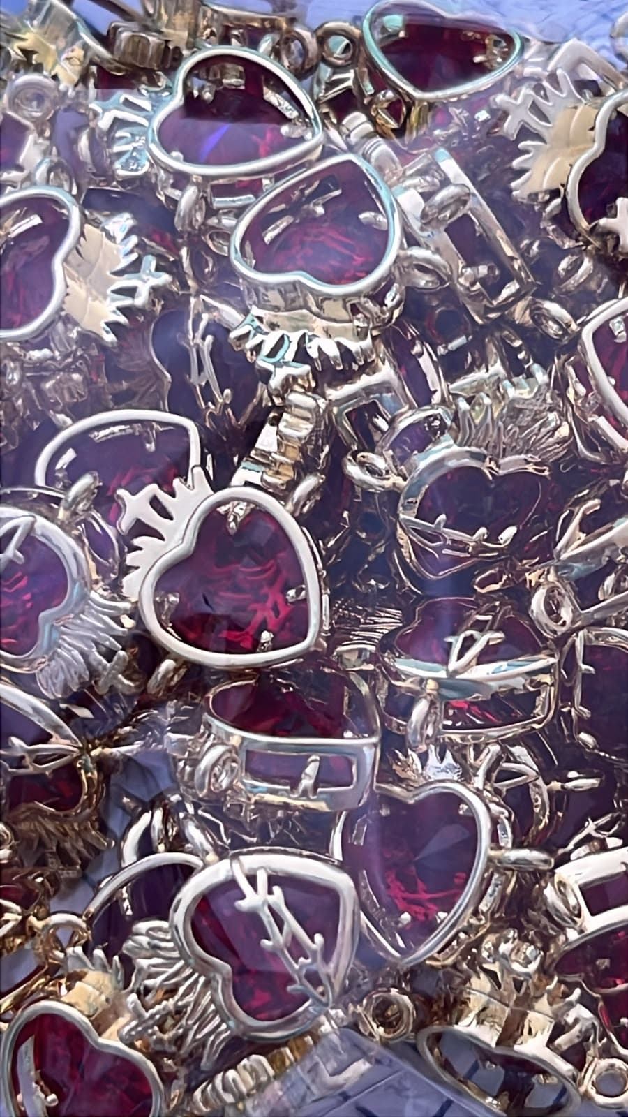 CONECTOR DIJE SAGRADO CORAZON CRISTAL ROJO