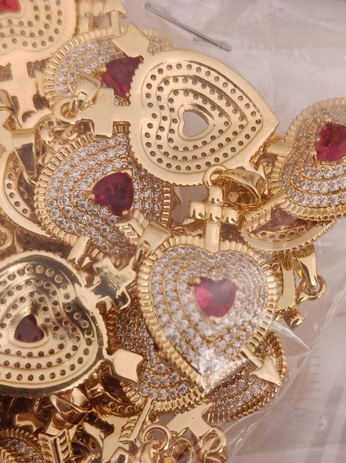 DIJE DE SAGRADO CORAZON CON ZIRCONIAS